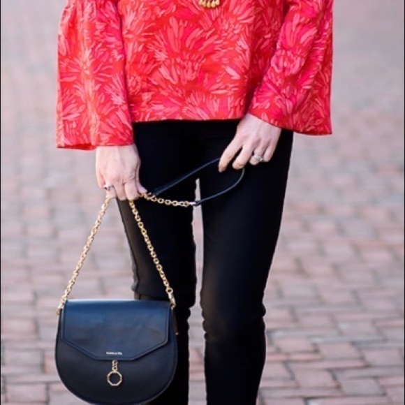 Cute Banana Republic Pink/Red Flare Sleeves - Picture 4 of 7